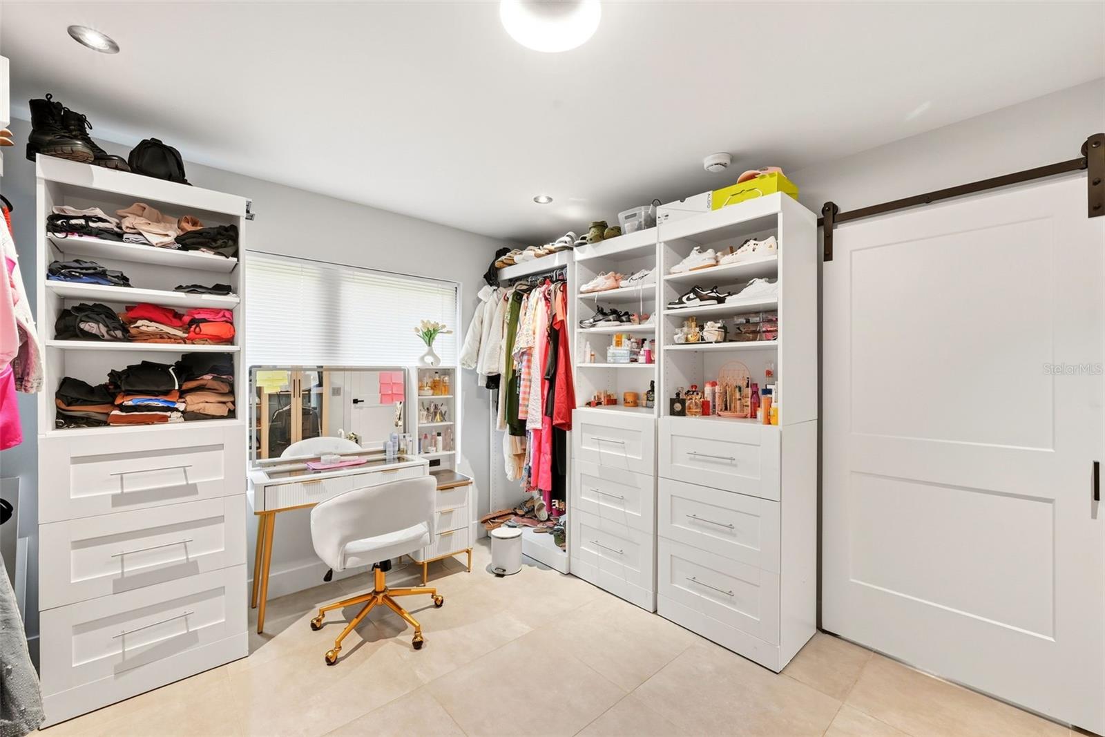 Image 33 of 56 For 6747 Edgeworth Dr