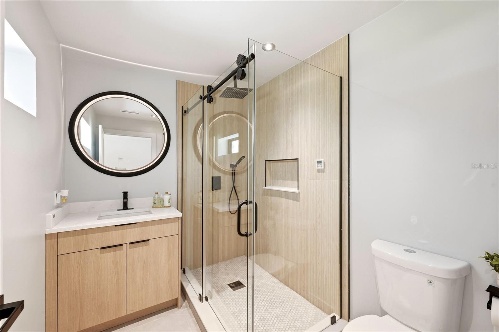 Image 36 of 56 For 6747 Edgeworth Dr