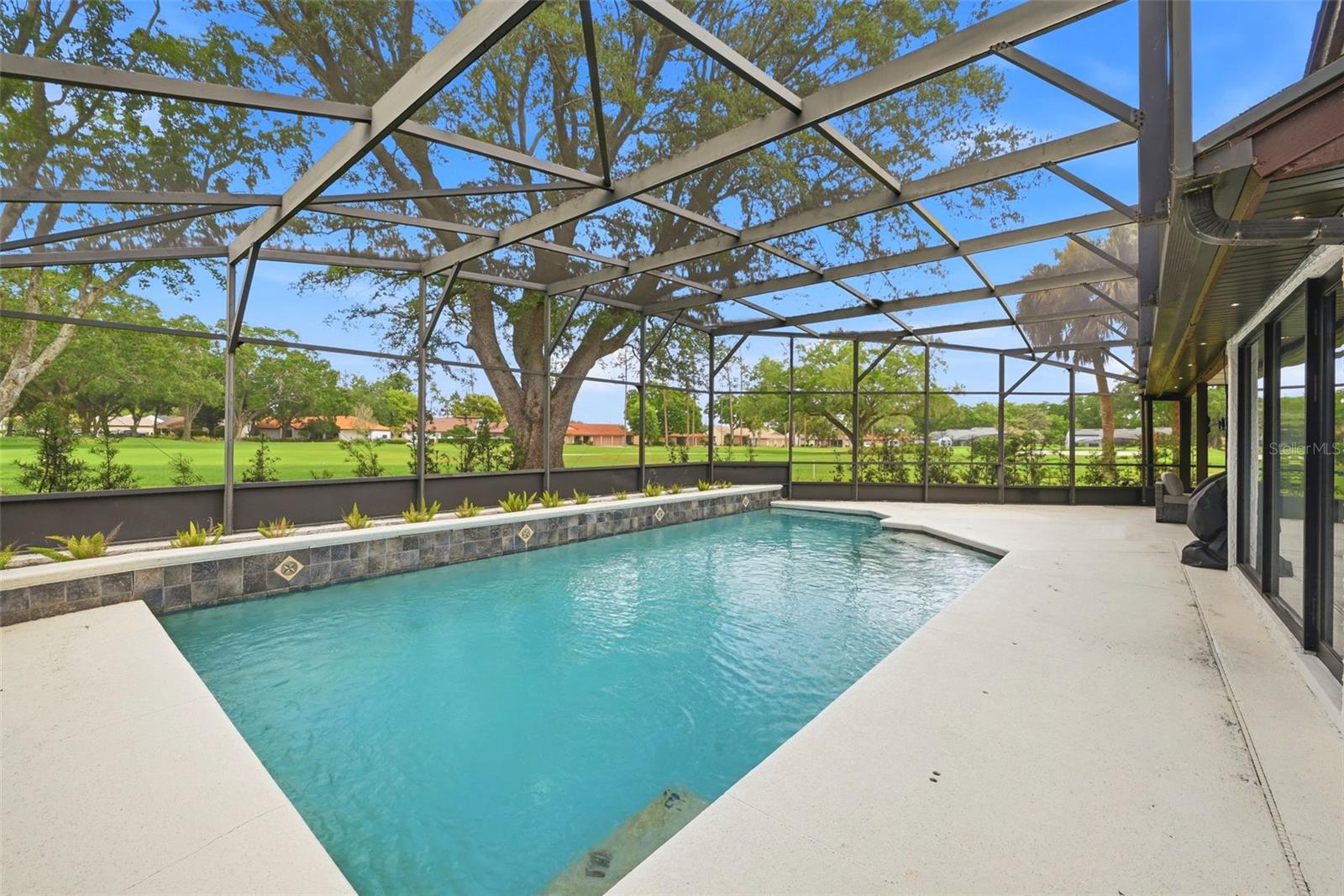 Image 44 of 56 For 6747 Edgeworth Dr