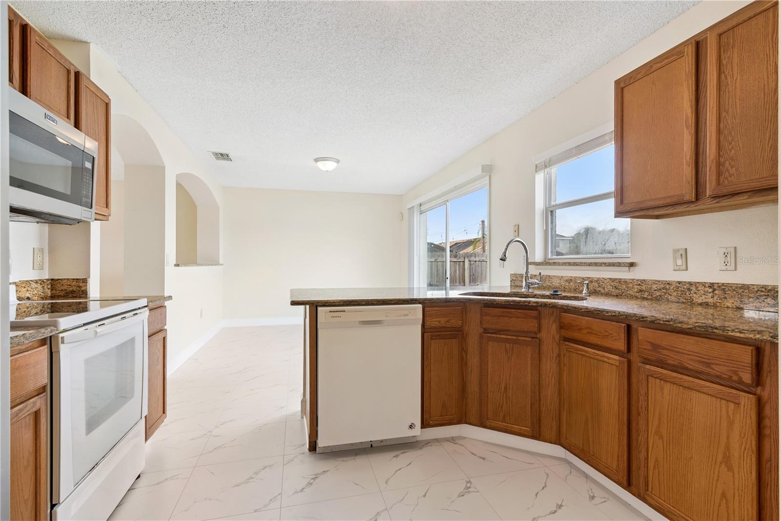 Image 16 of 45 For 1582 Carey Glen Circle