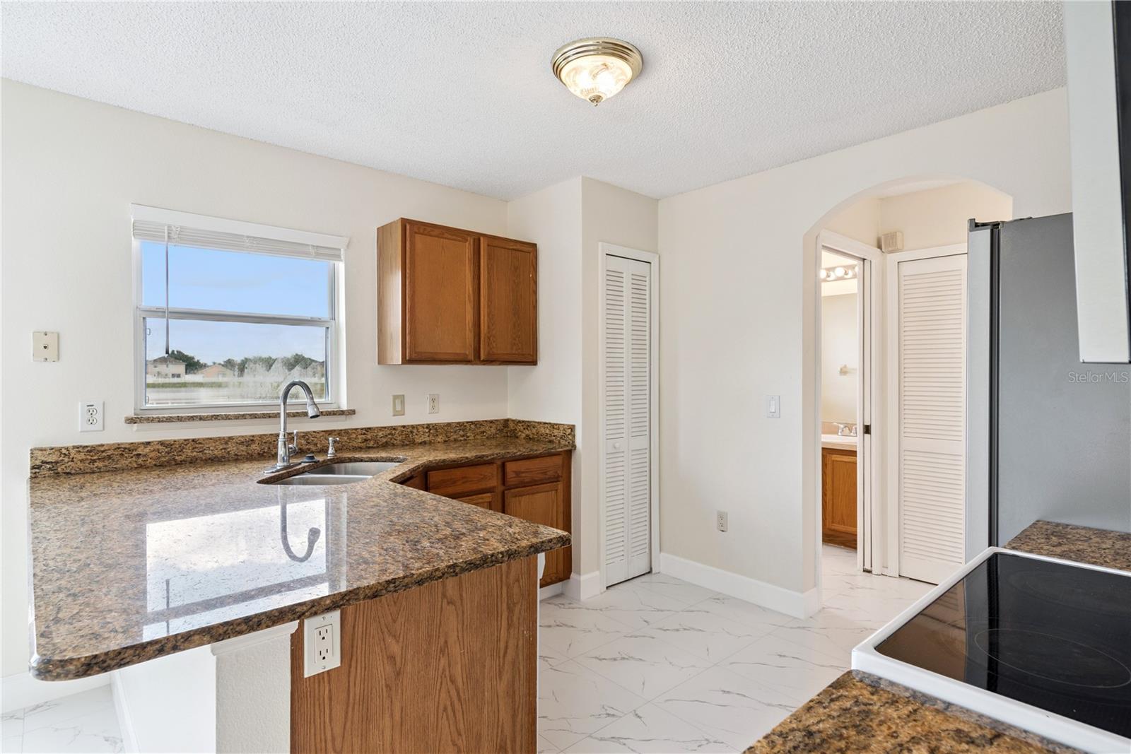 Image 17 of 45 For 1582 Carey Glen Circle