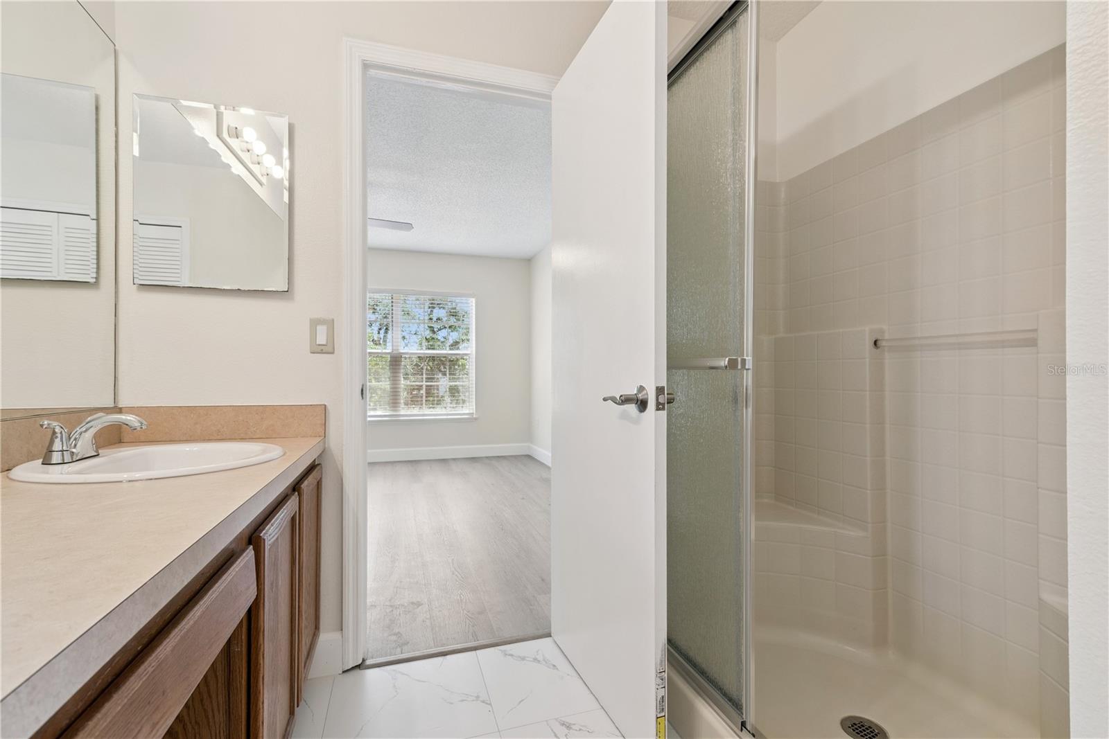 Image 33 of 45 For 1582 Carey Glen Circle