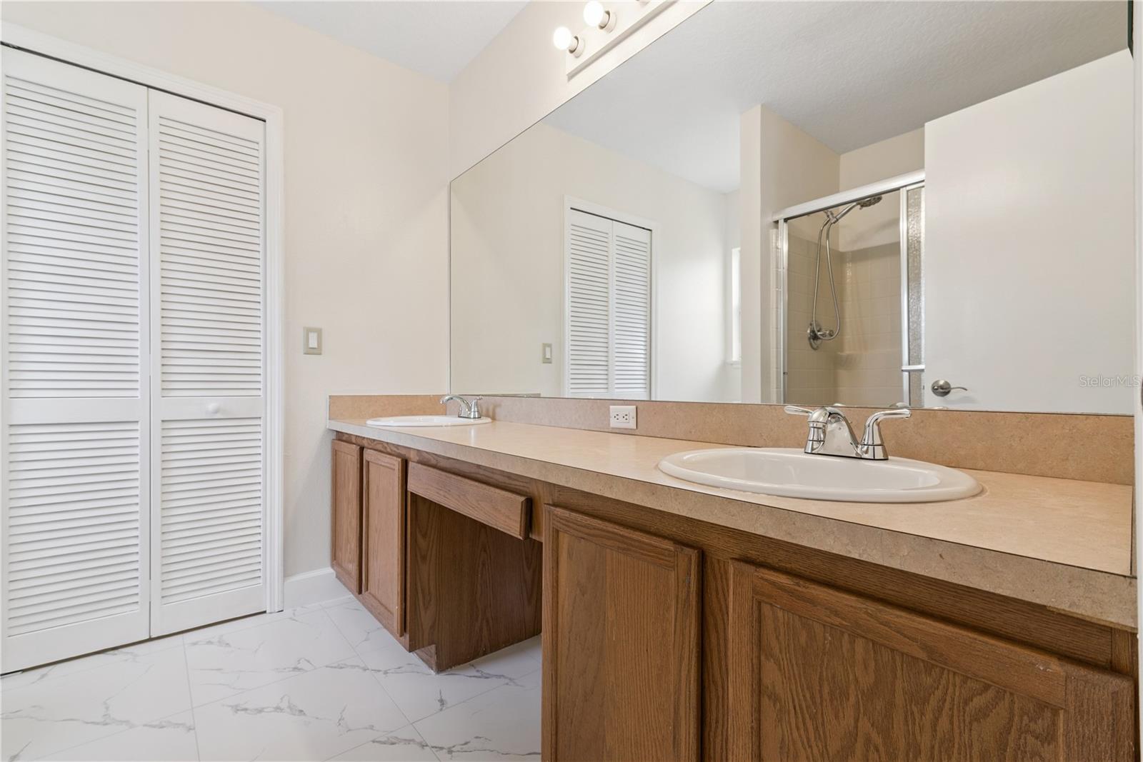 Image 34 of 45 For 1582 Carey Glen Circle