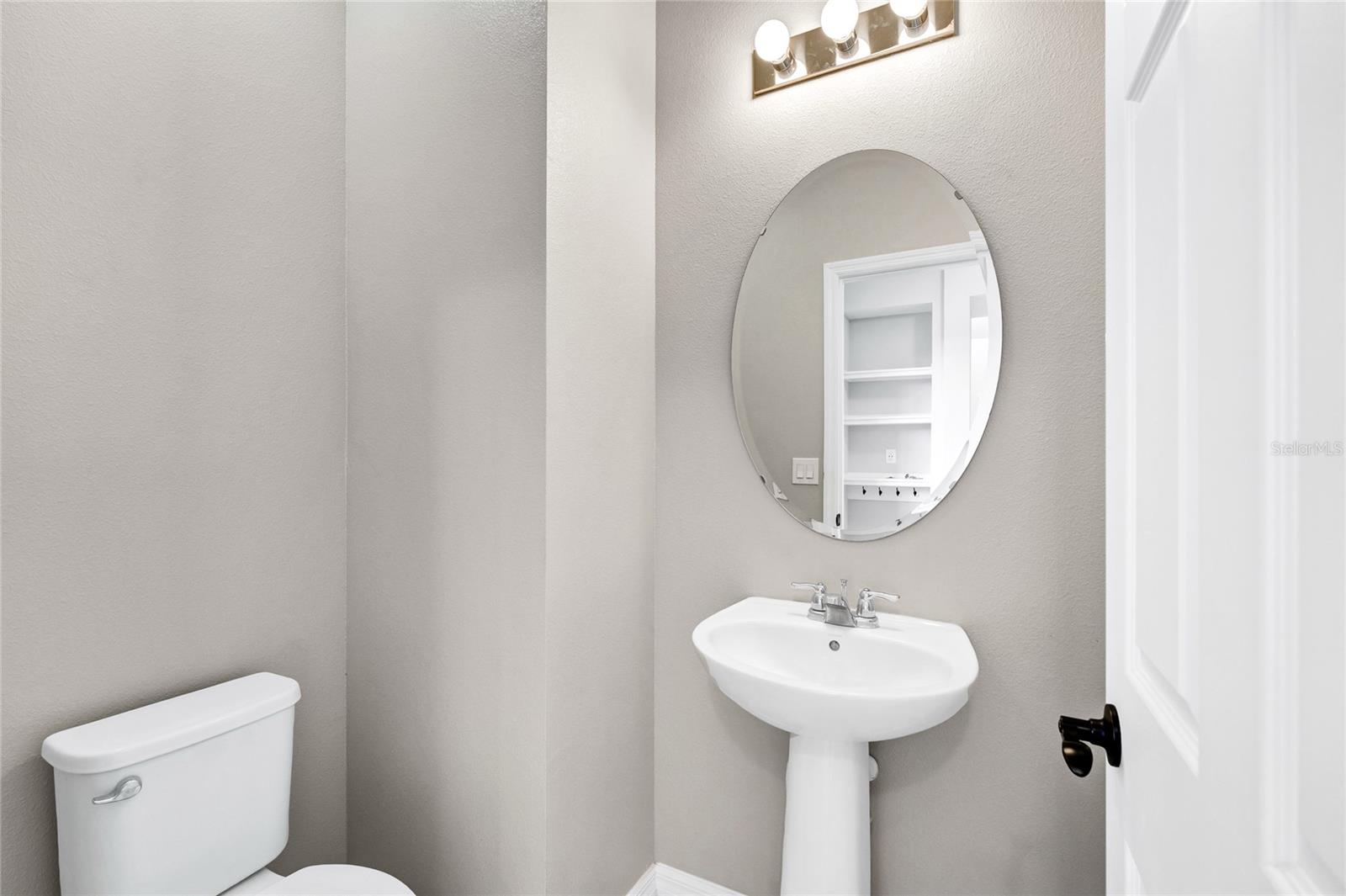 Image 11 of 52 For 15907 Marina Bay Drive