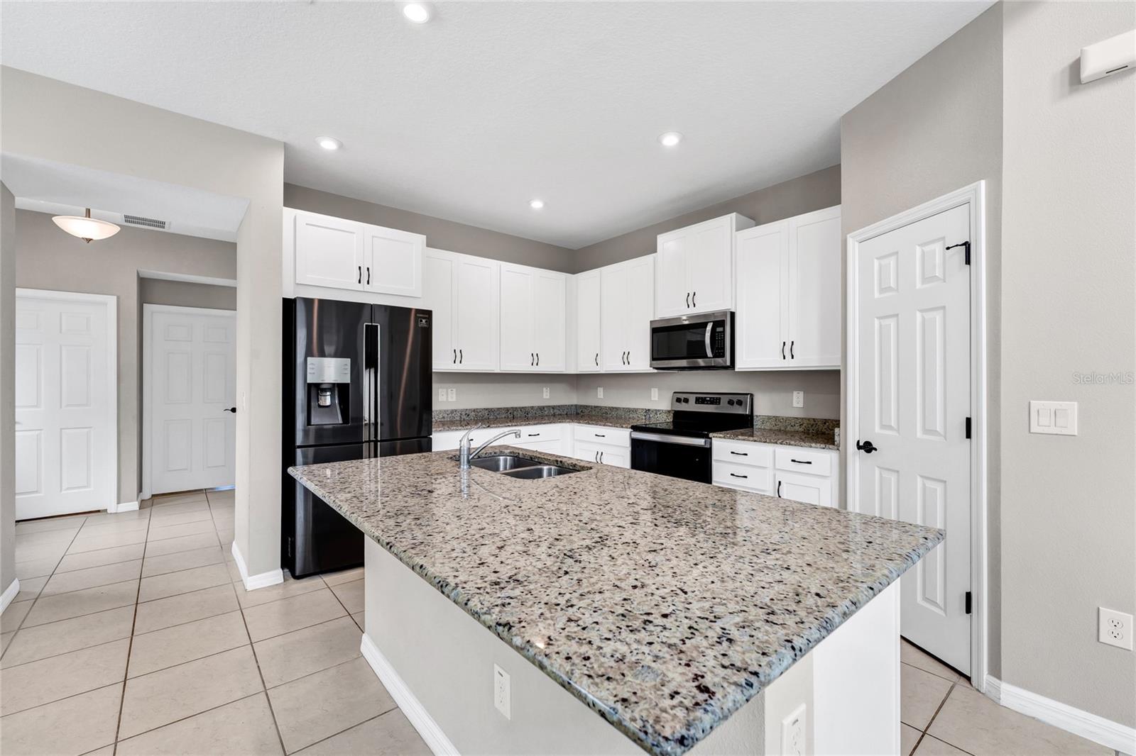 Image 9 of 52 For 15907 Marina Bay Drive