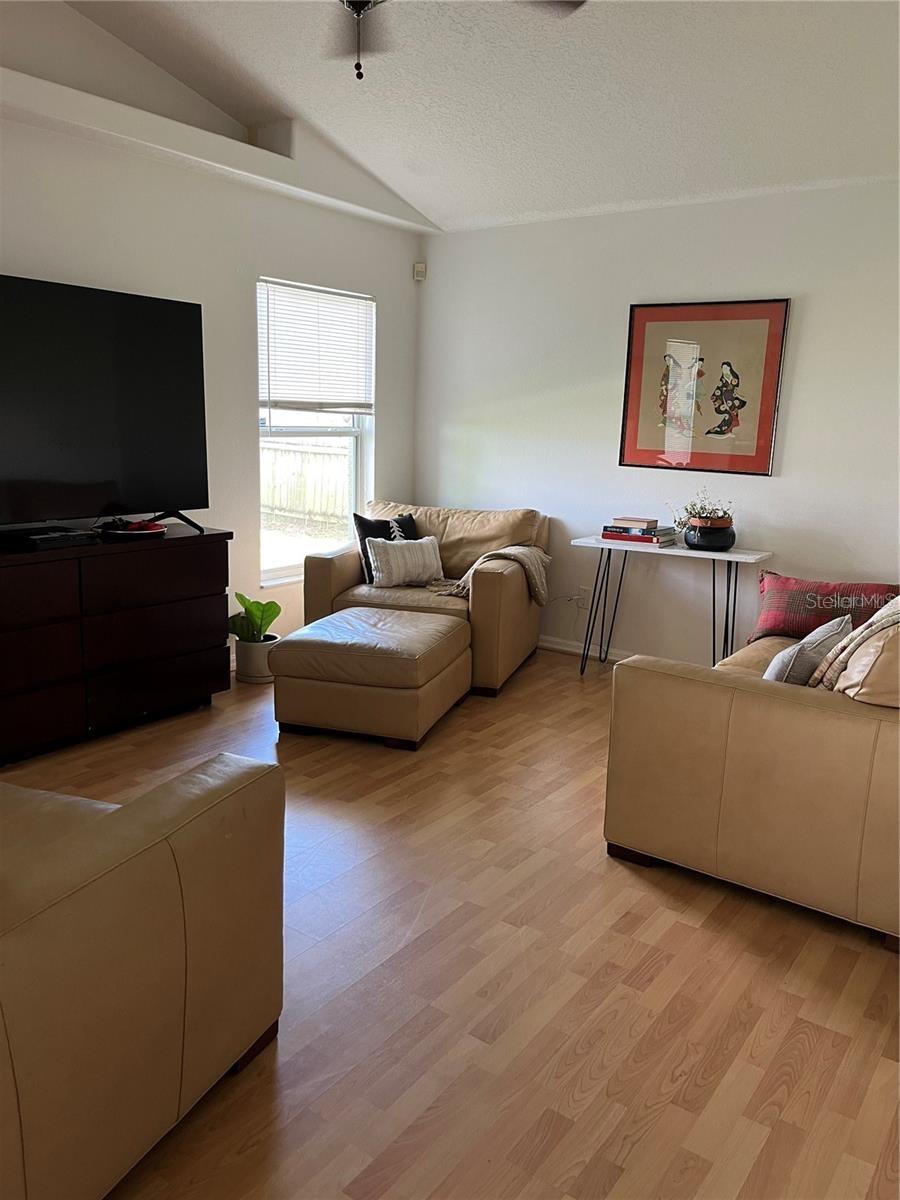 Image 6 of 19 For 8312 Lake Park Estates Boulevard