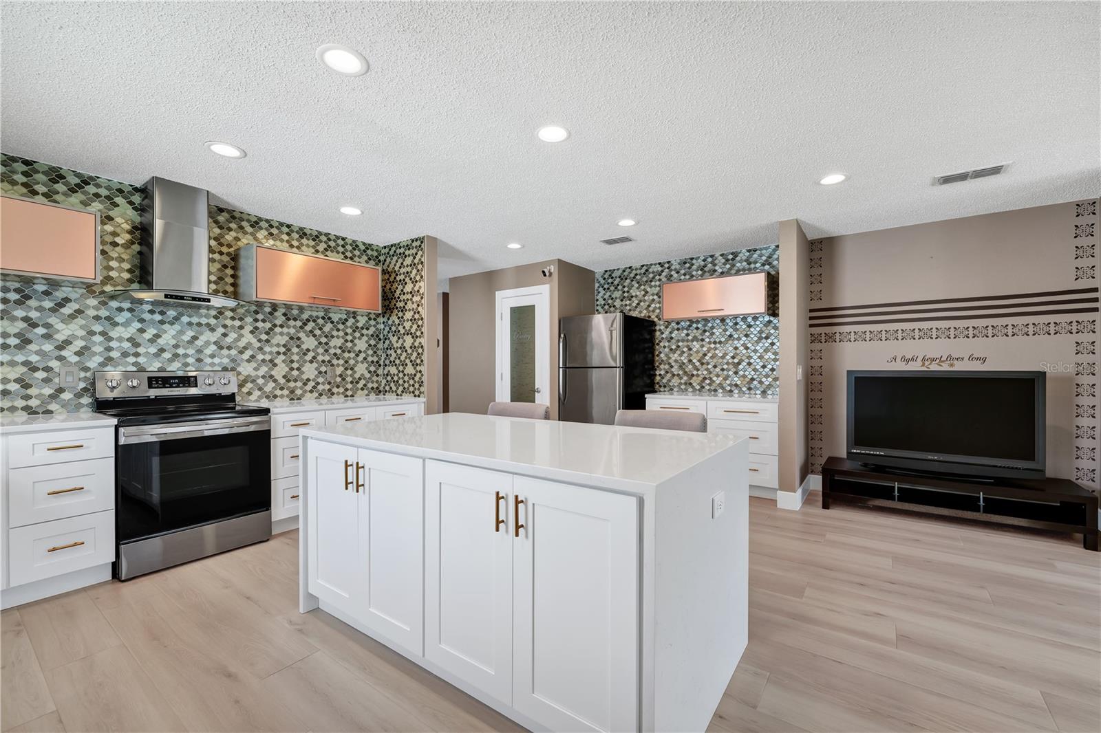 Image 12 of 42 For 15042 Waterford Chase