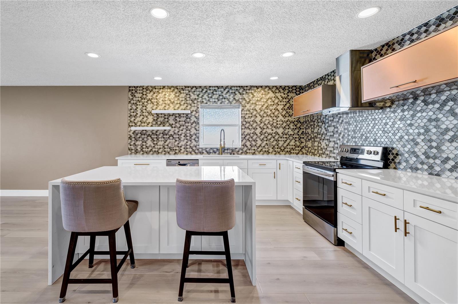 Image 13 of 42 For 15042 Waterford Chase