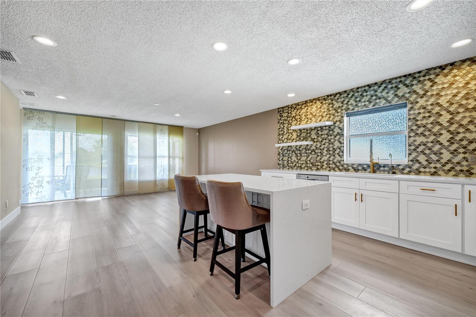 Image 16 of 42 For 15042 Waterford Chase