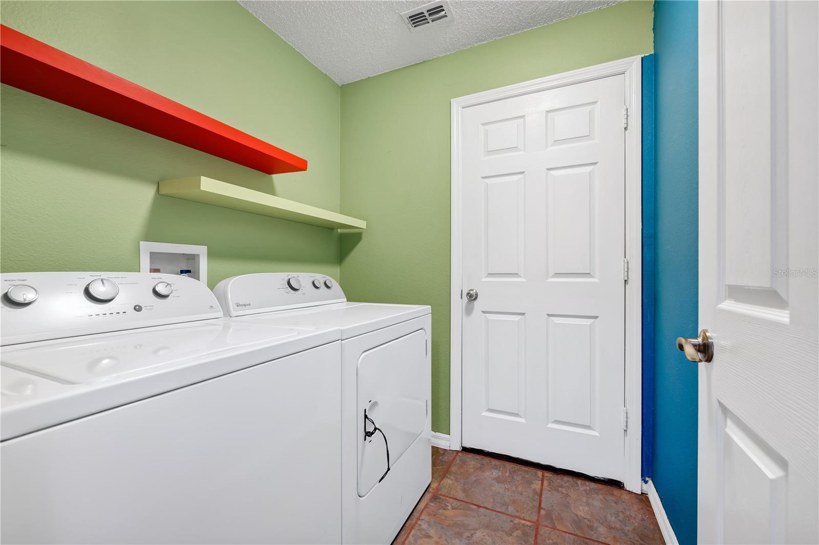 Image 25 of 42 For 15042 Waterford Chase