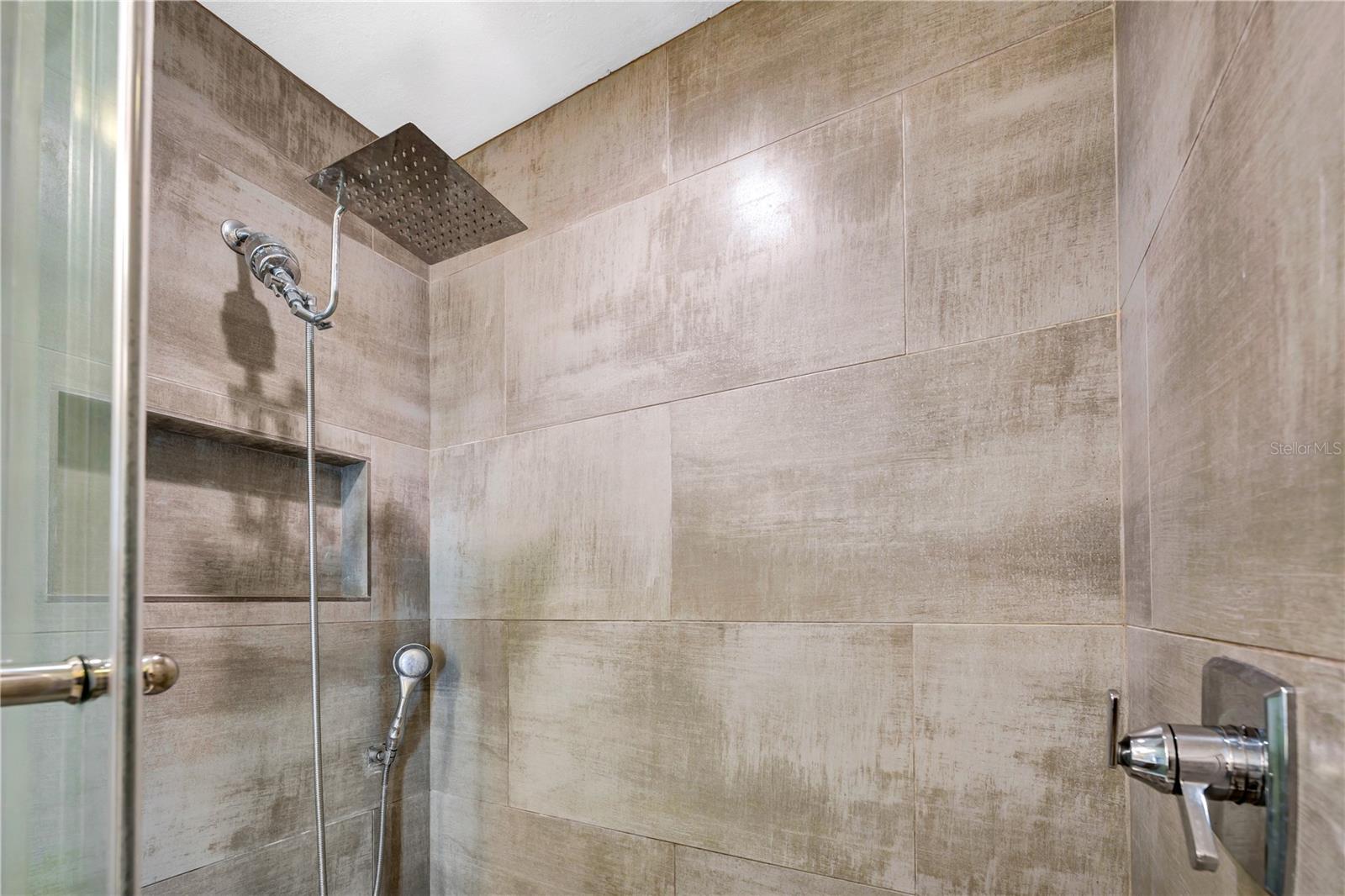 Image 36 of 42 For 15042 Waterford Chase