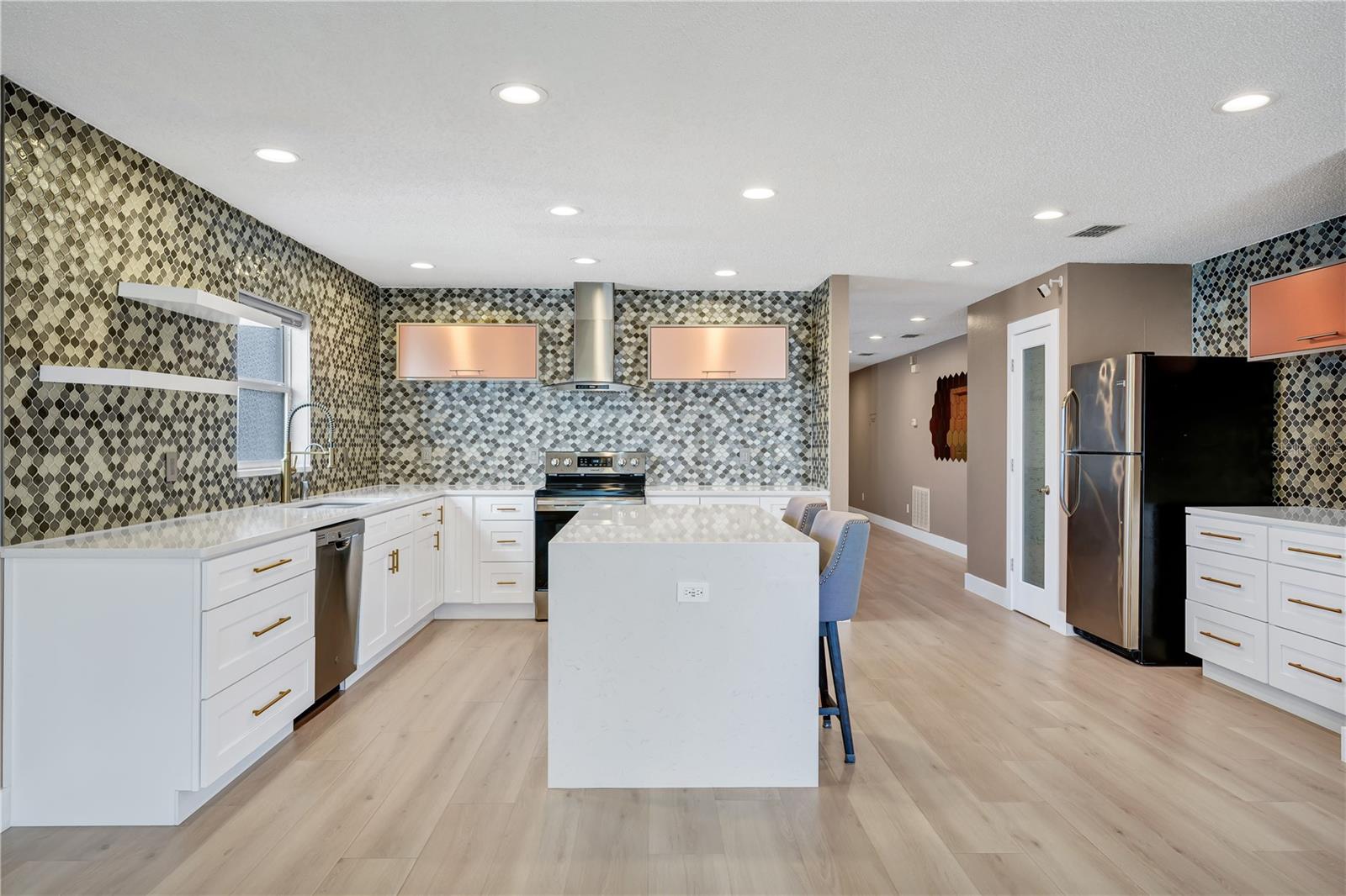 Image 7 of 42 For 15042 Waterford Chase