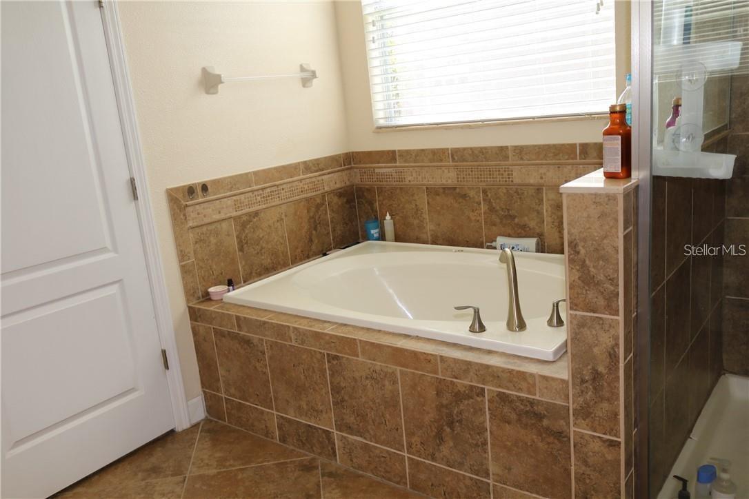 Image 14 of 20 For 6148 Waterside Island Lane