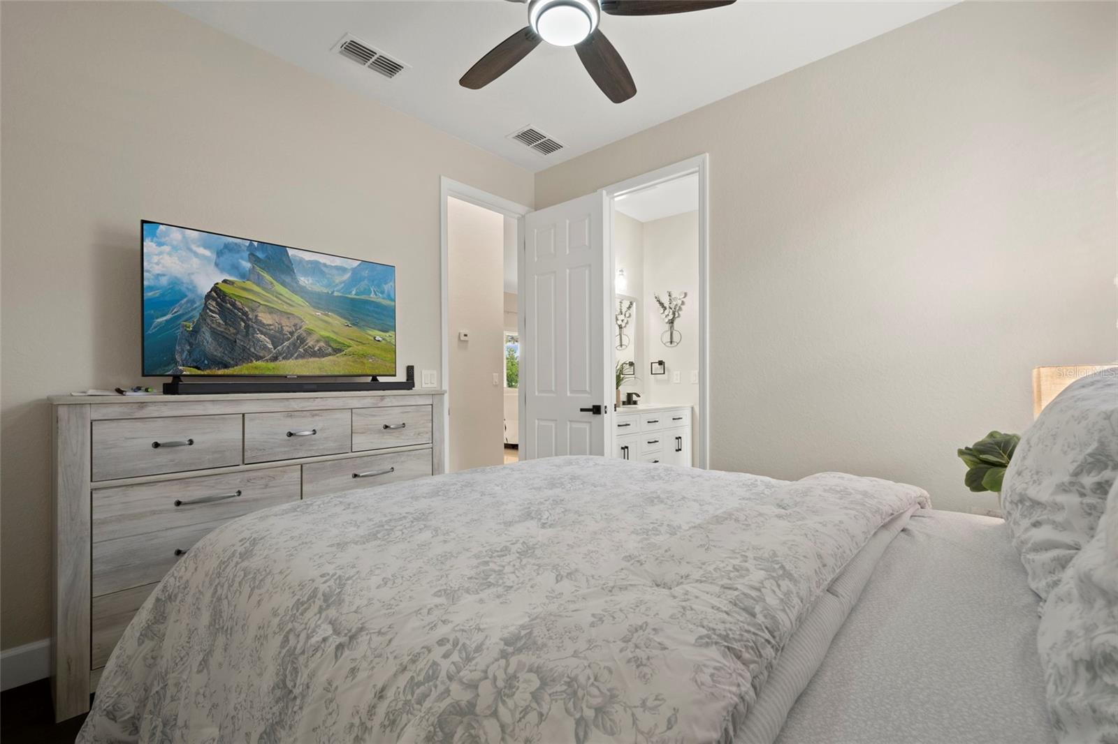 Image 43 of 81 For 9047 Tuscan Valley Place