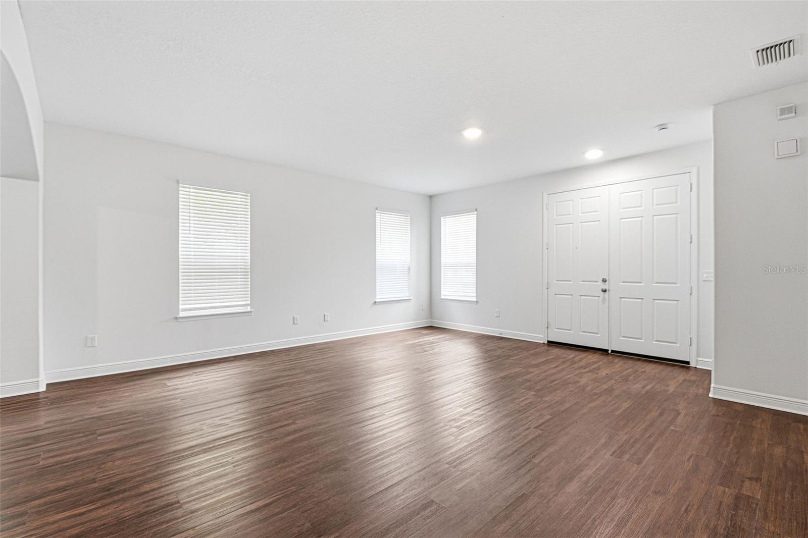 Image 15 of 61 For 14160 Stilton Street