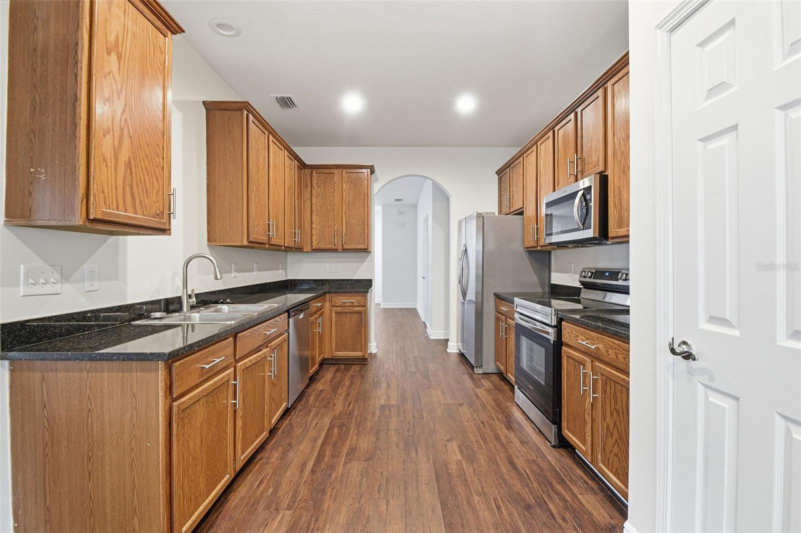 Image 21 of 61 For 14160 Stilton Street