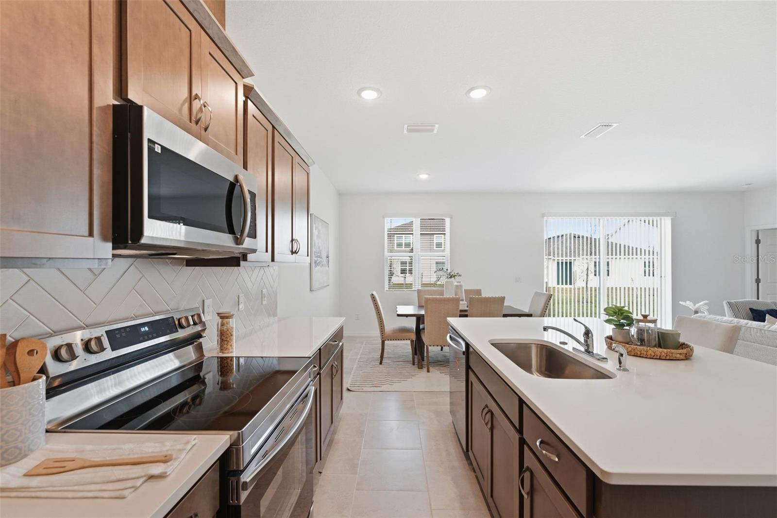 Image 5 of 31 For 722 Ginger Drive