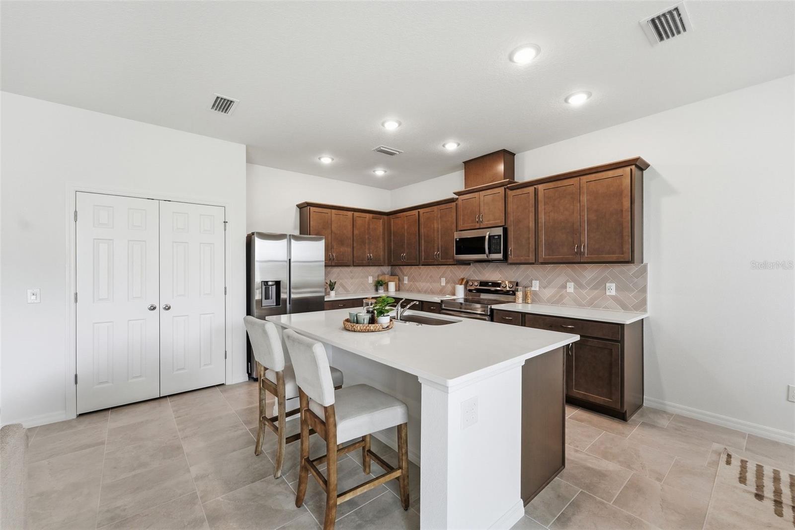 Image 9 of 31 For 722 Ginger Drive