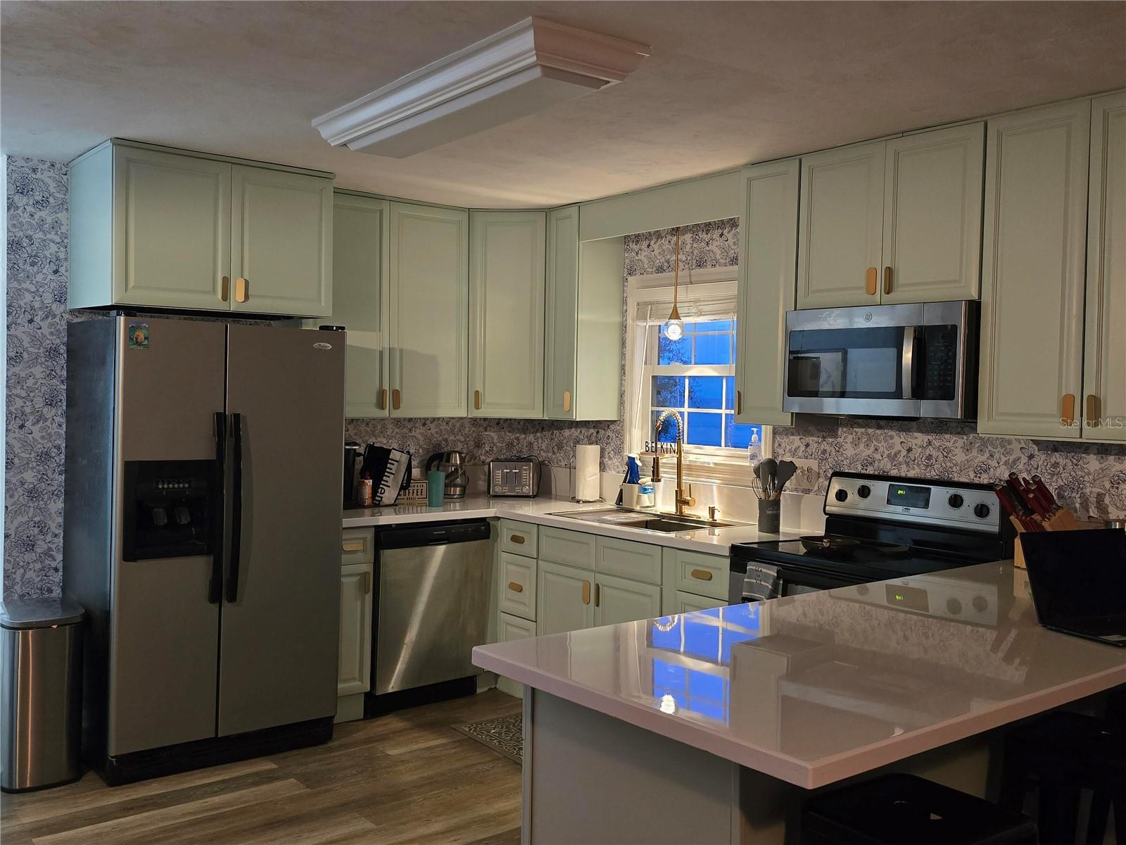 Image 3 of 11 For 7 Bass Street