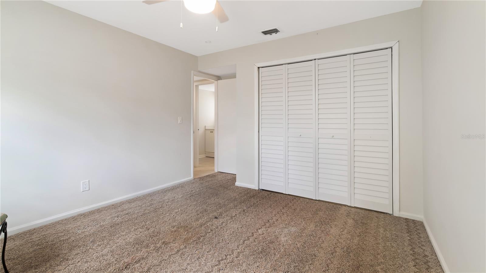 Image 19 of 23 For 840 Center Avenue 91