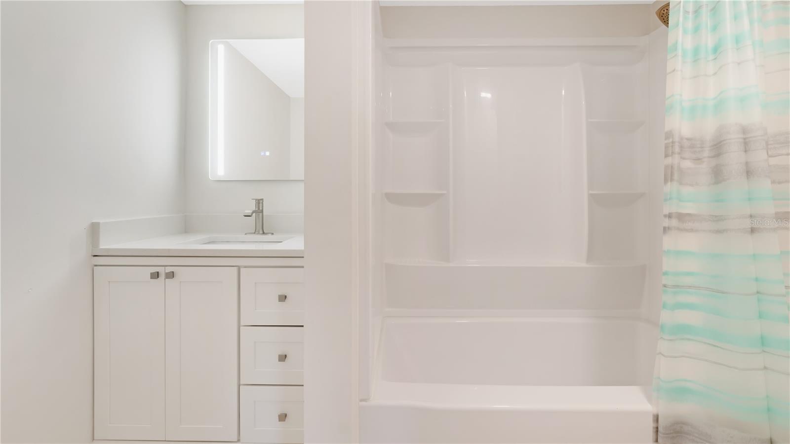 Image 20 of 23 For 840 Center Avenue 91