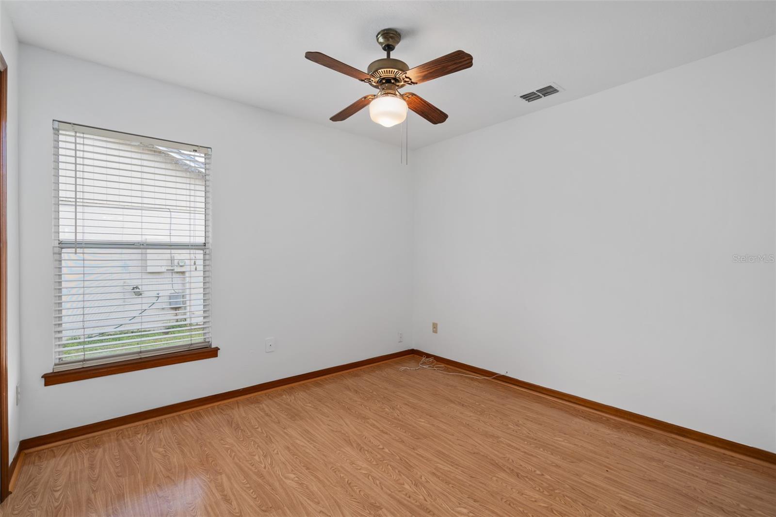 Image 20 of 41 For 413 Cumberland Avenue