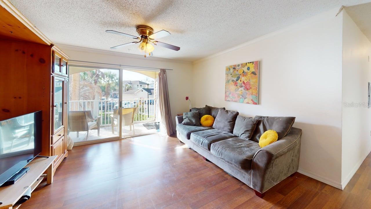 Image 7 of 26 For 1950 Summer Club Drive 214