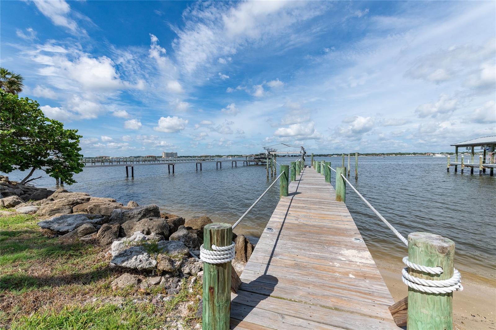 Image 14 of 54 For 2904 S Peninsula Dr