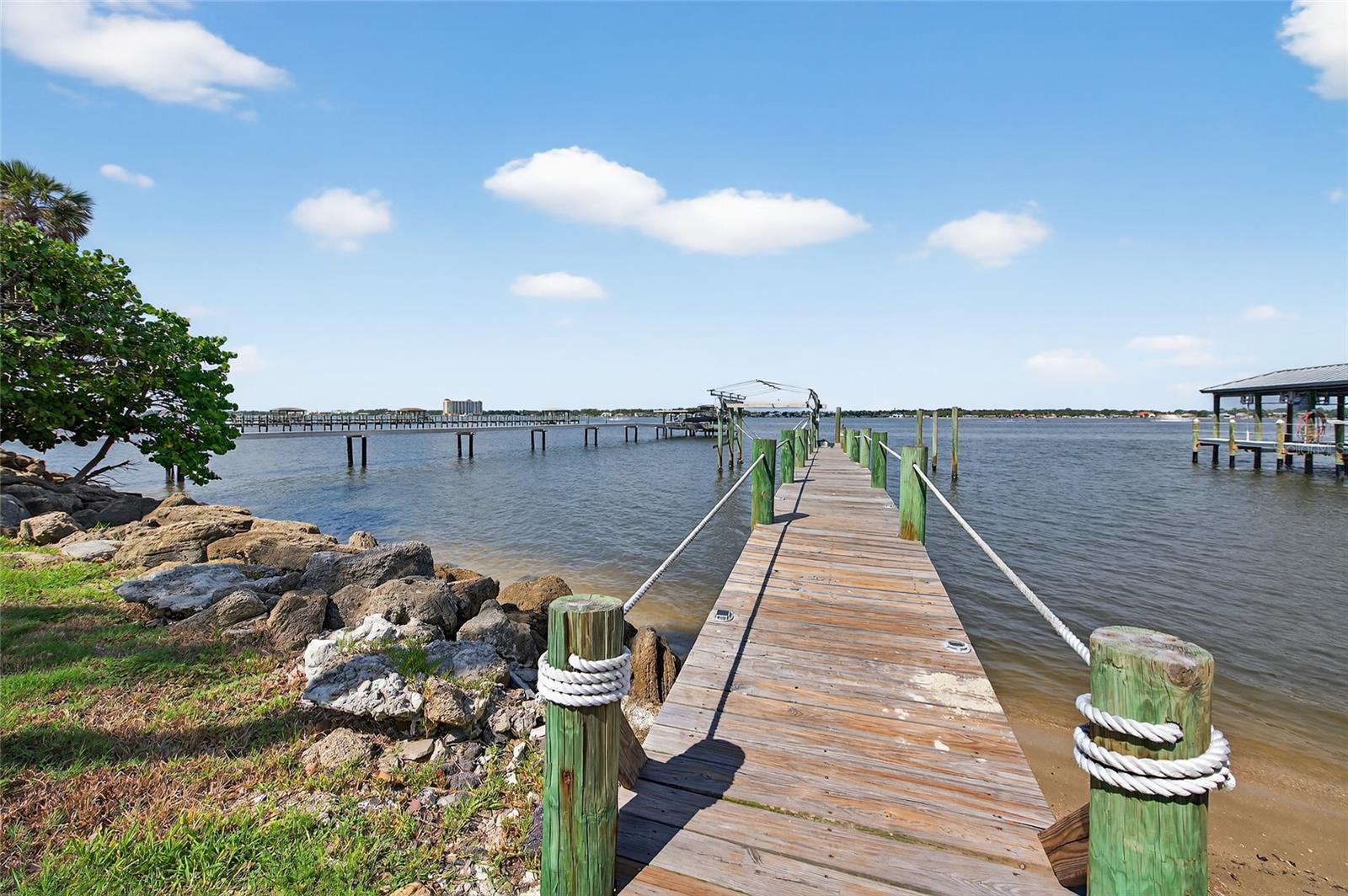 Image 16 of 54 For 2904 S Peninsula Dr