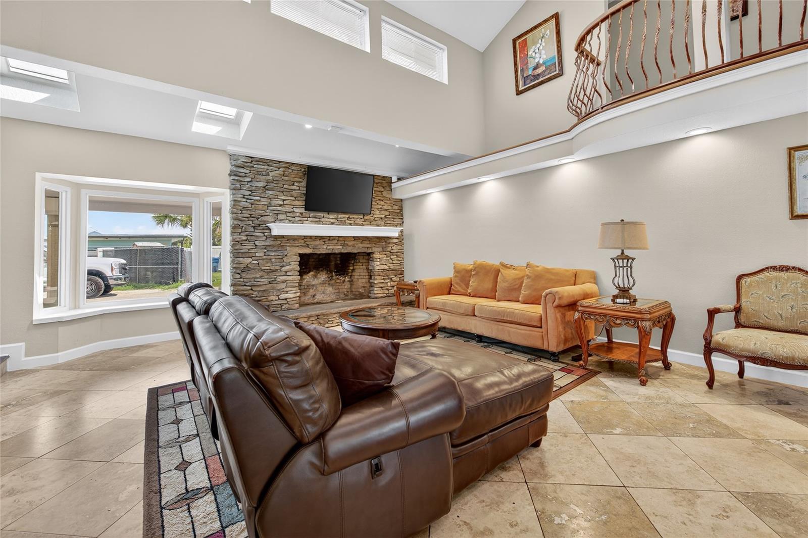 Image 19 of 54 For 2904 S Peninsula Dr