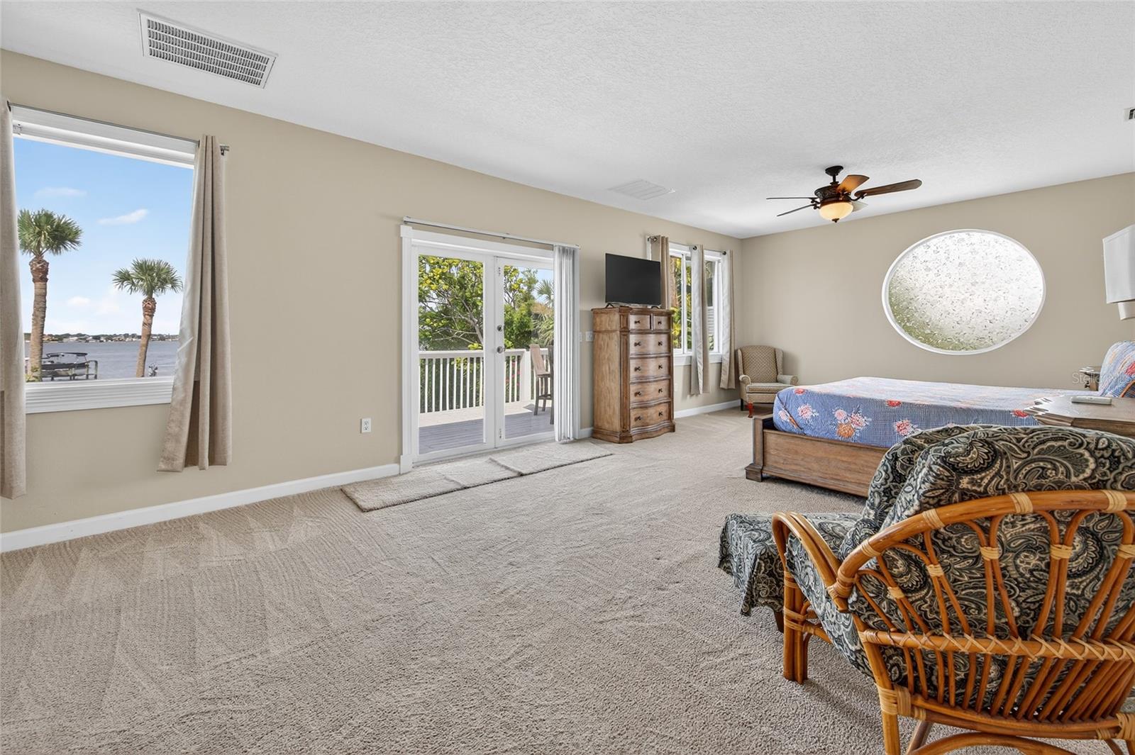 Image 38 of 54 For 2904 S Peninsula Dr