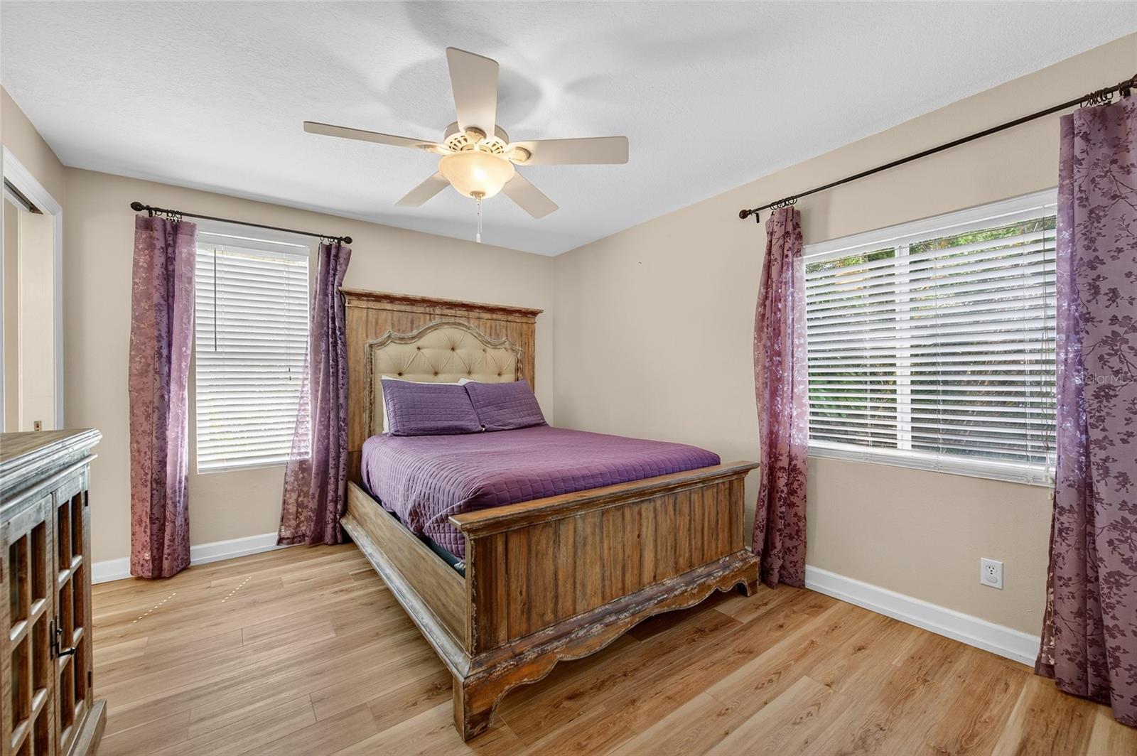 Image 42 of 54 For 2904 S Peninsula Dr