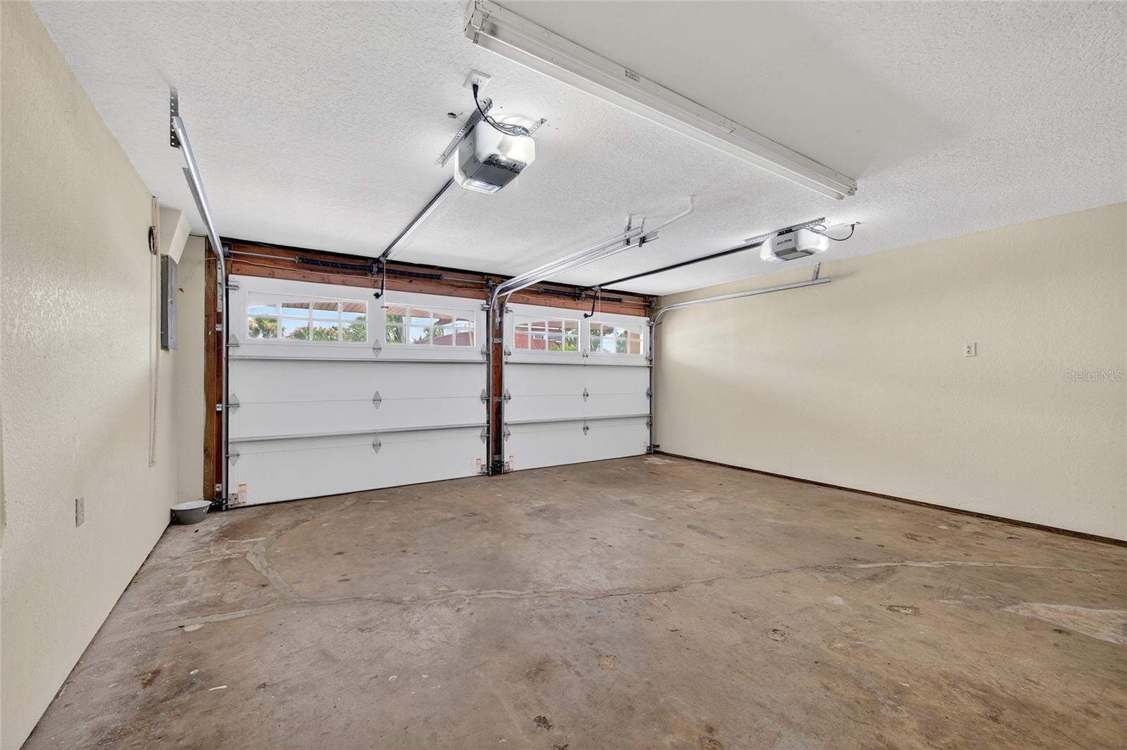 Image 53 of 54 For 2904 S Peninsula Dr