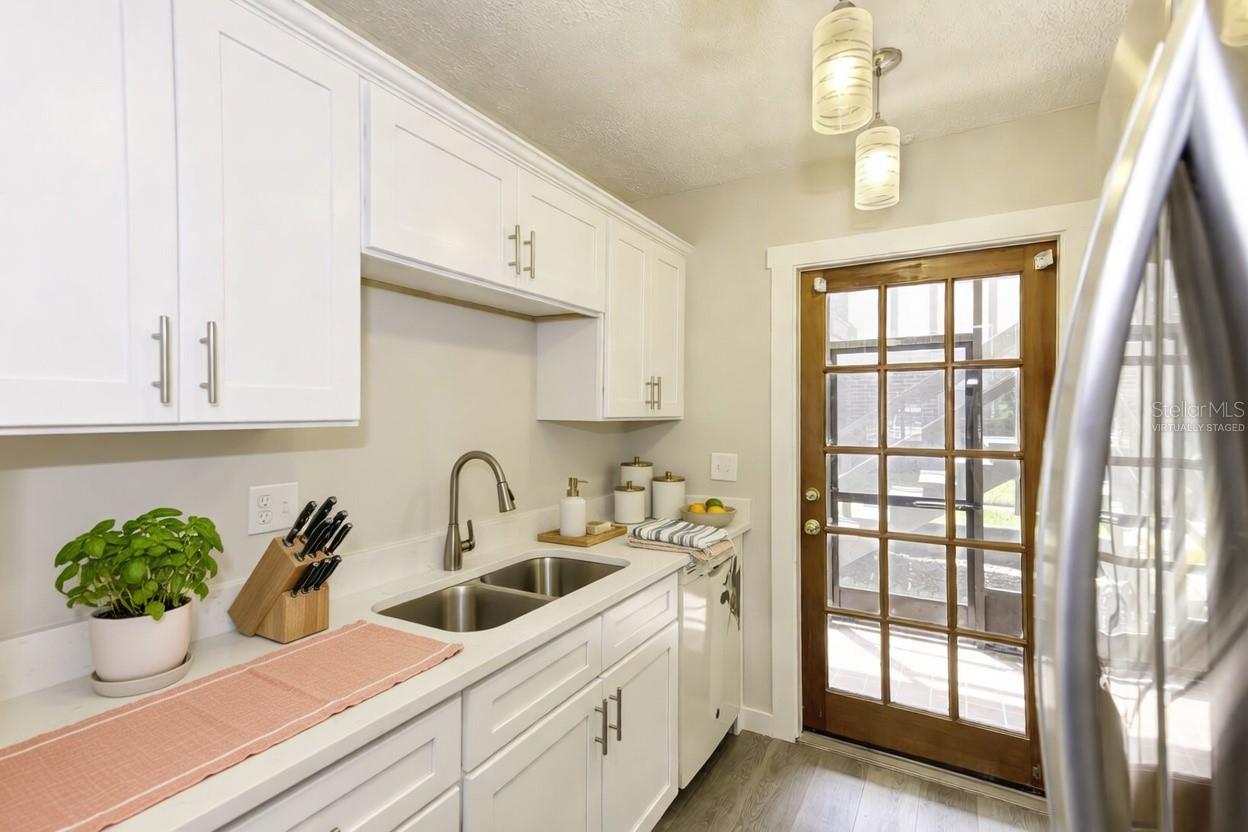 Image 11 of 37 For 5441 Hansel Avenue J15