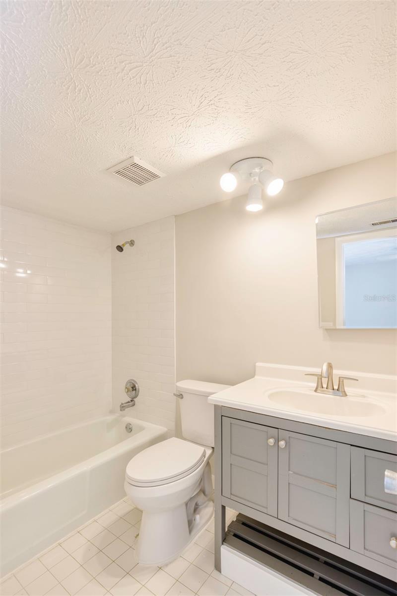 Image 17 of 37 For 5441 Hansel Avenue J15