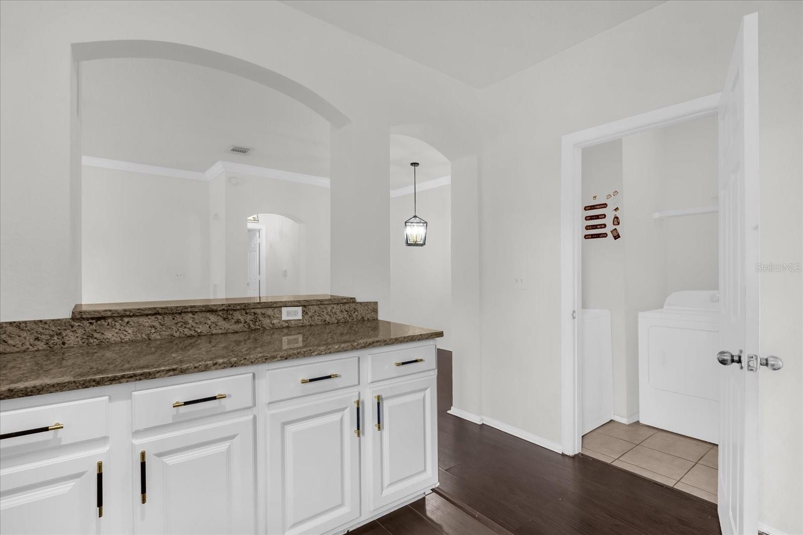 Image 17 of 30 For 163 Villa Di Este Terrace 209