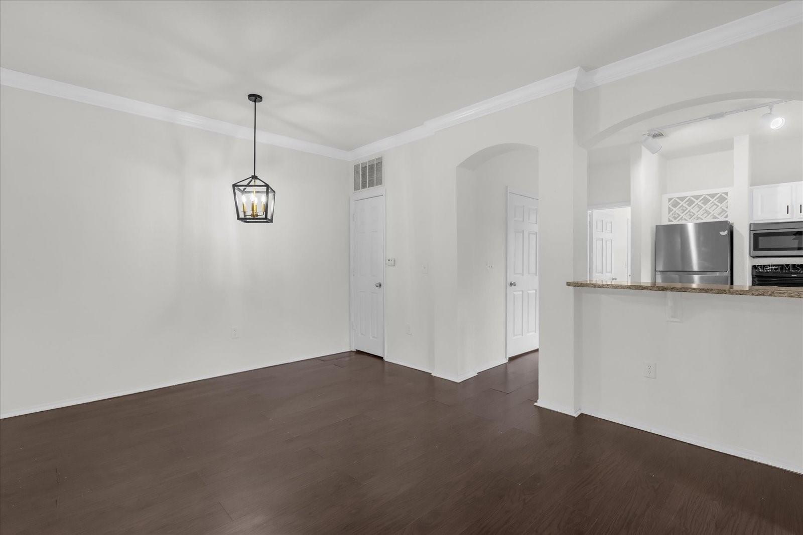 Image 9 of 30 For 163 Villa Di Este Terrace 209