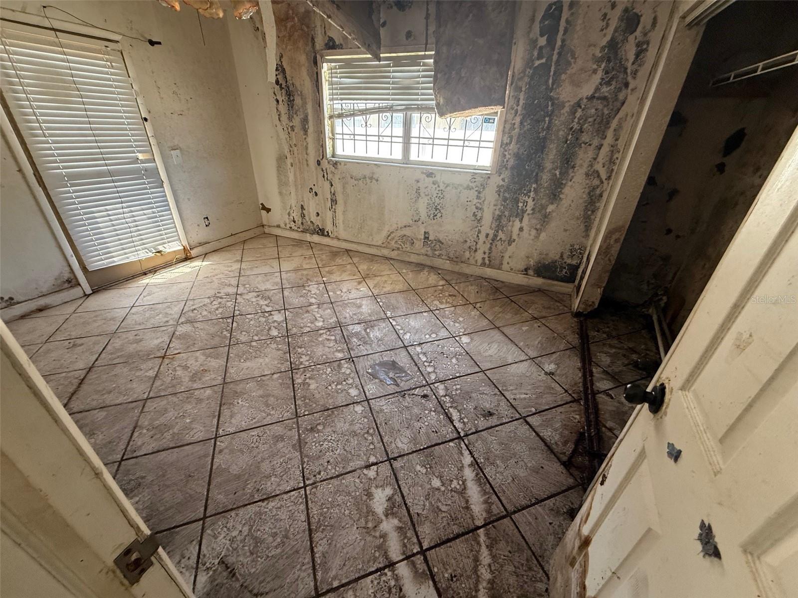 Image 7 of 10 For 4522 Carter Street
