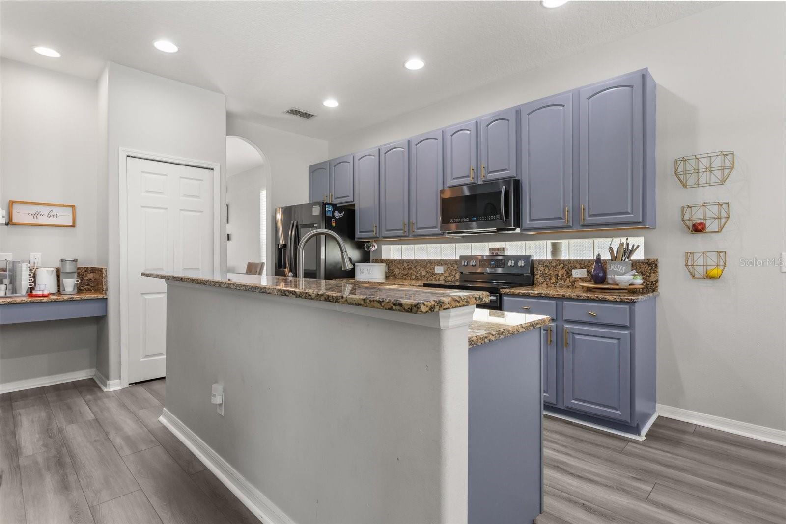 Image 14 of 50 For 9361 Pecky Cypress Way