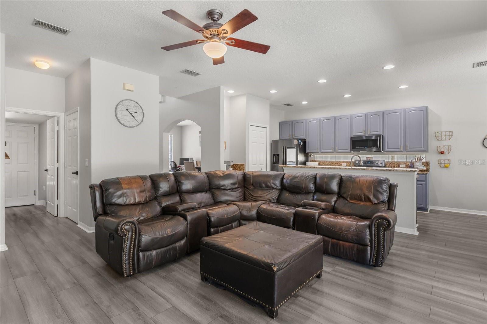 Image 6 of 50 For 9361 Pecky Cypress Way