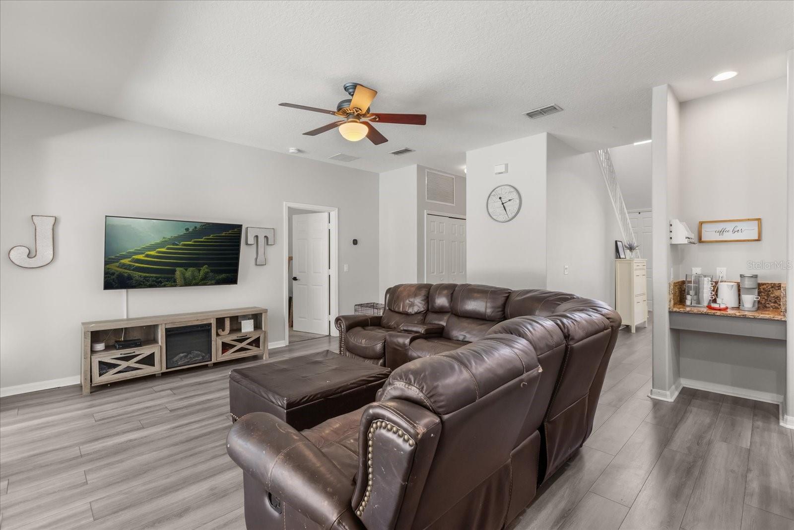 Image 8 of 50 For 9361 Pecky Cypress Way