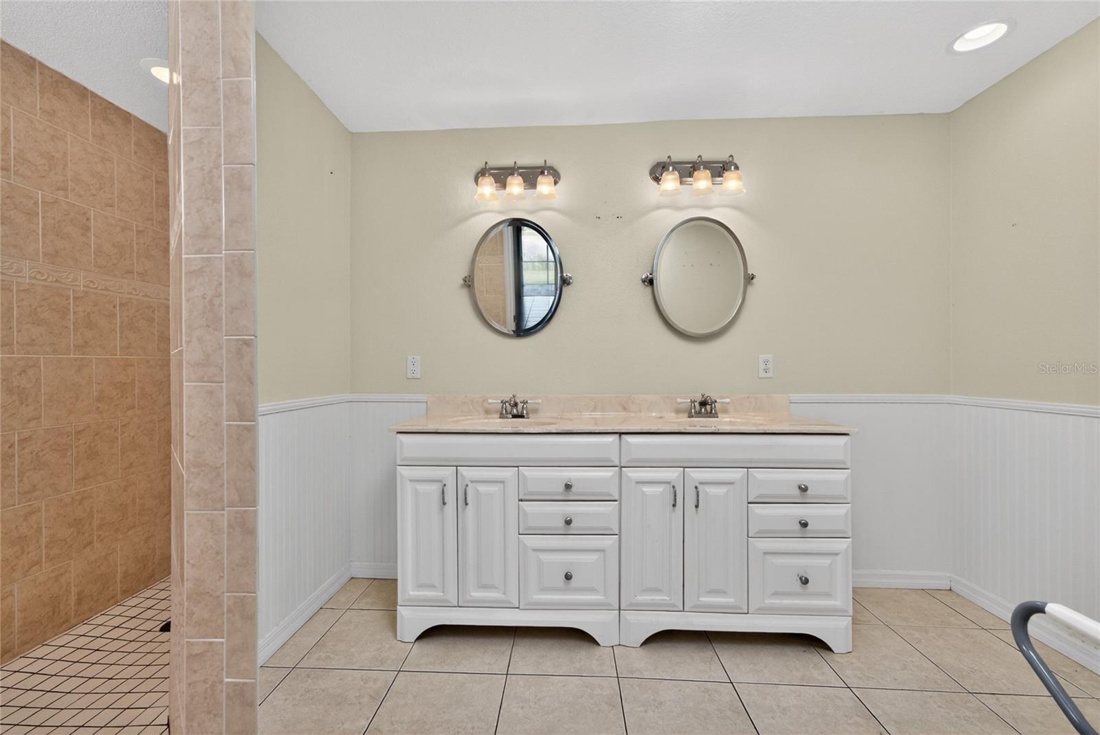 Image 16 of 37 For 7110 San Casa Drive