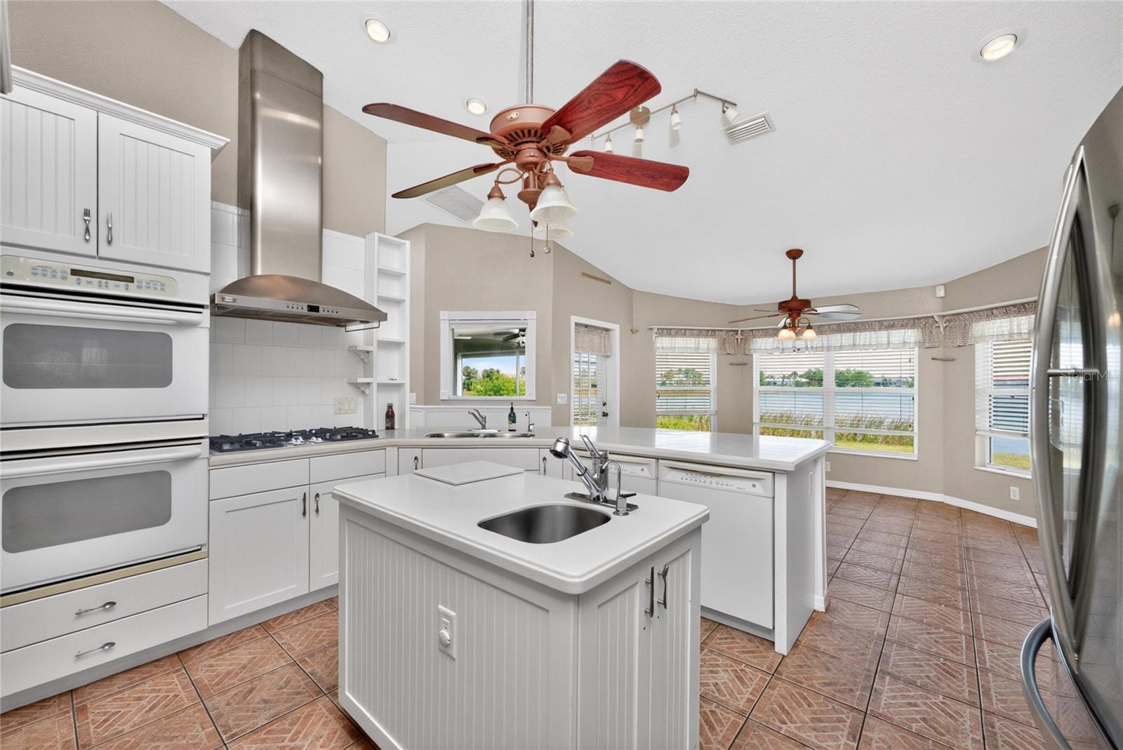 Image 7 of 37 For 7110 San Casa Drive