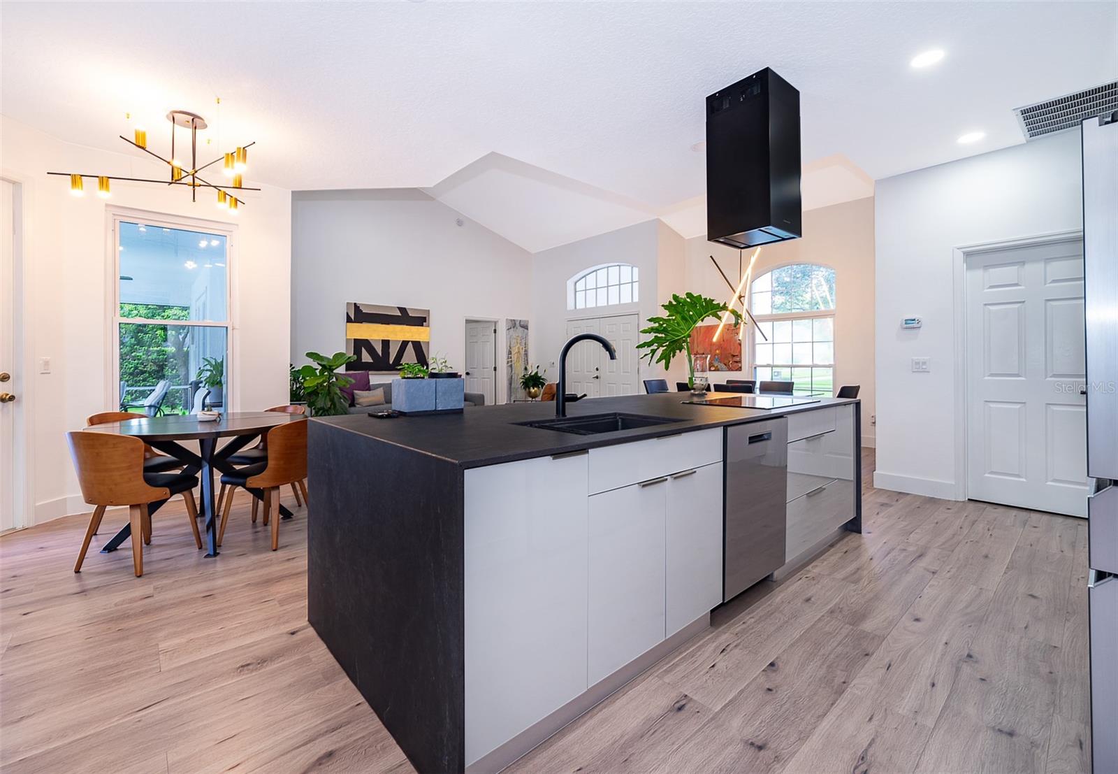 Image 13 of 33 For 13393 Sunset Lakes Circle