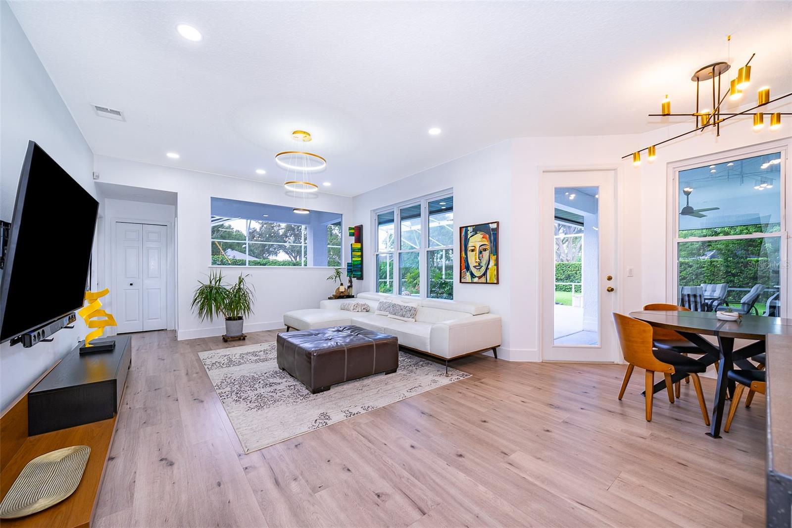 Image 14 of 33 For 13393 Sunset Lakes Circle