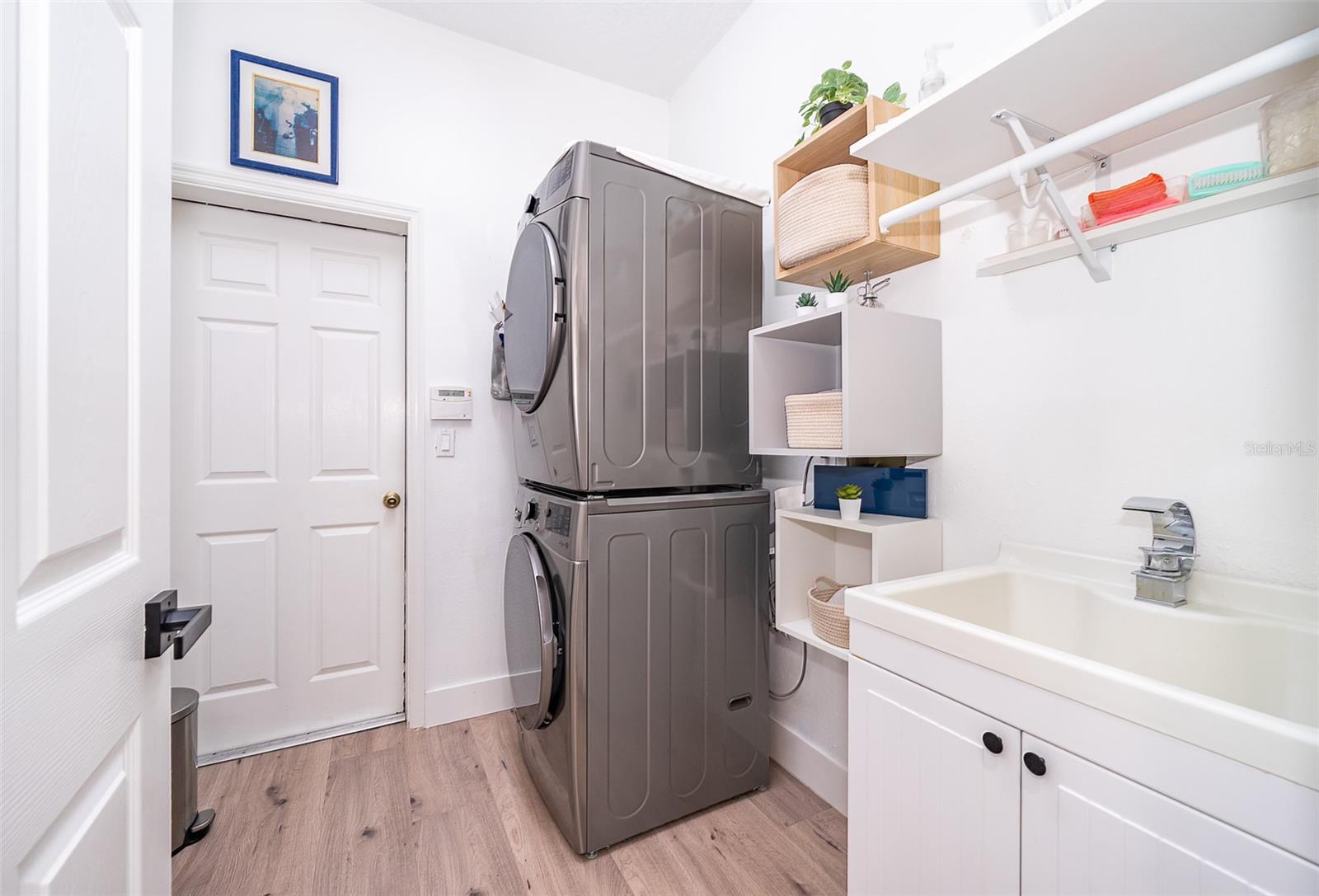 Image 17 of 33 For 13393 Sunset Lakes Circle