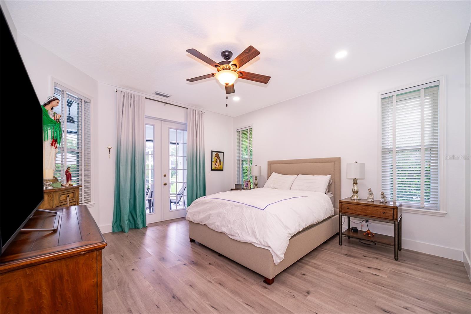 Image 18 of 33 For 13393 Sunset Lakes Circle