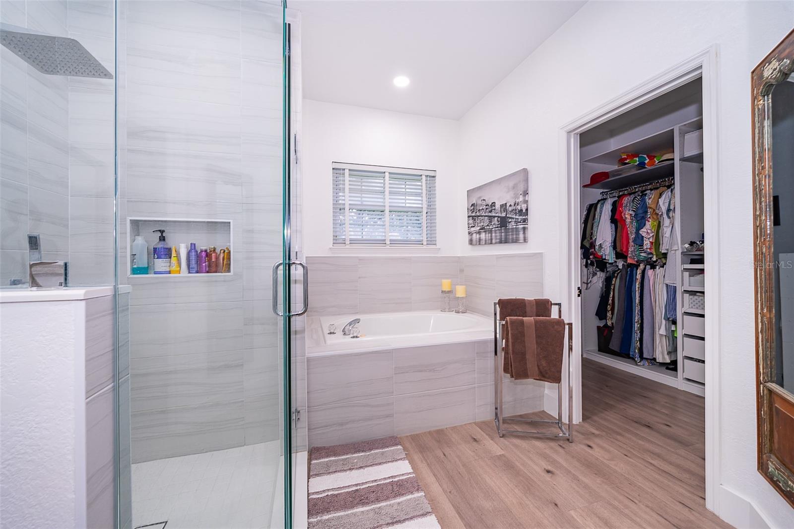 Image 20 of 33 For 13393 Sunset Lakes Circle