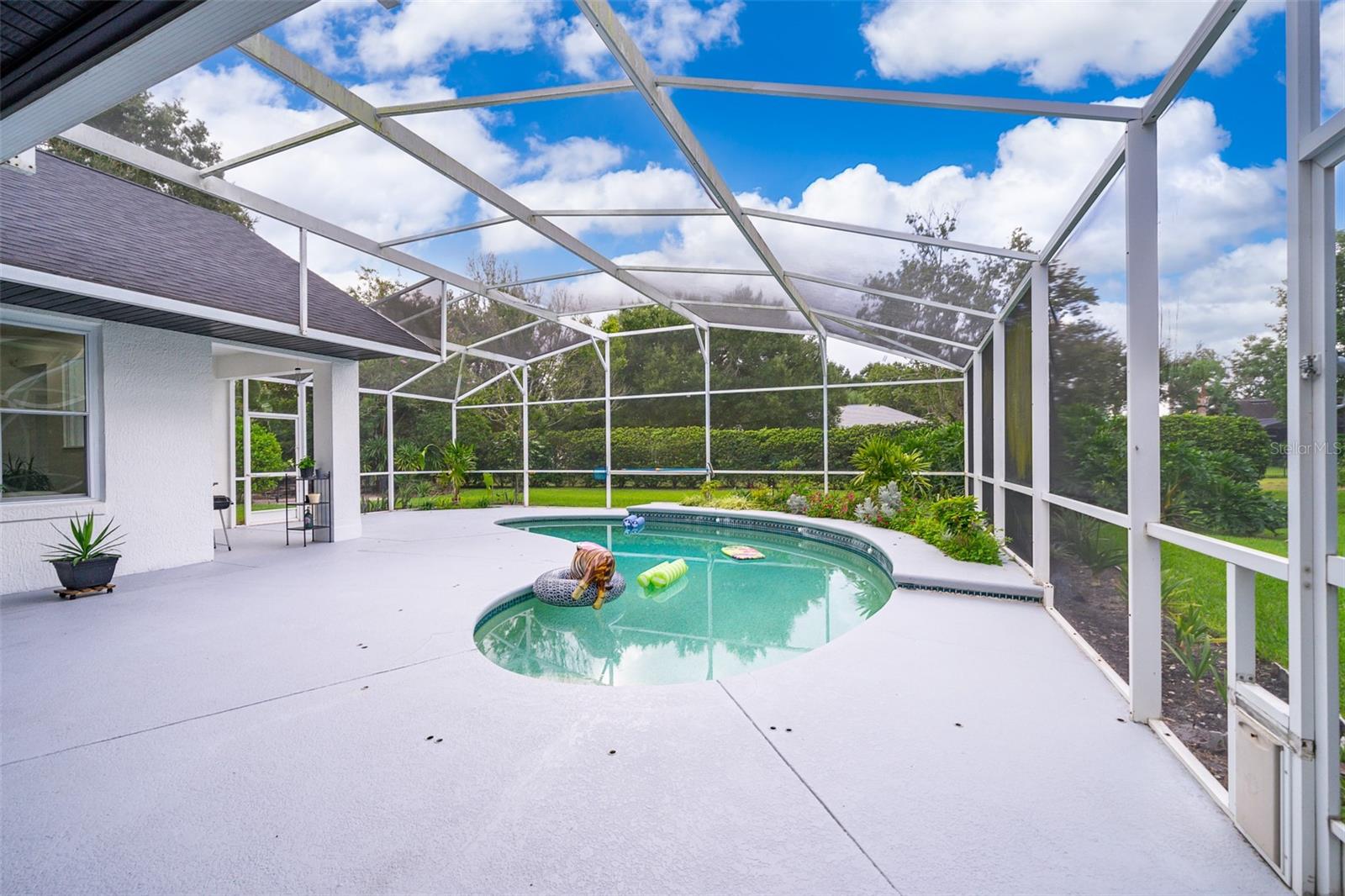 Image 27 of 33 For 13393 Sunset Lakes Circle