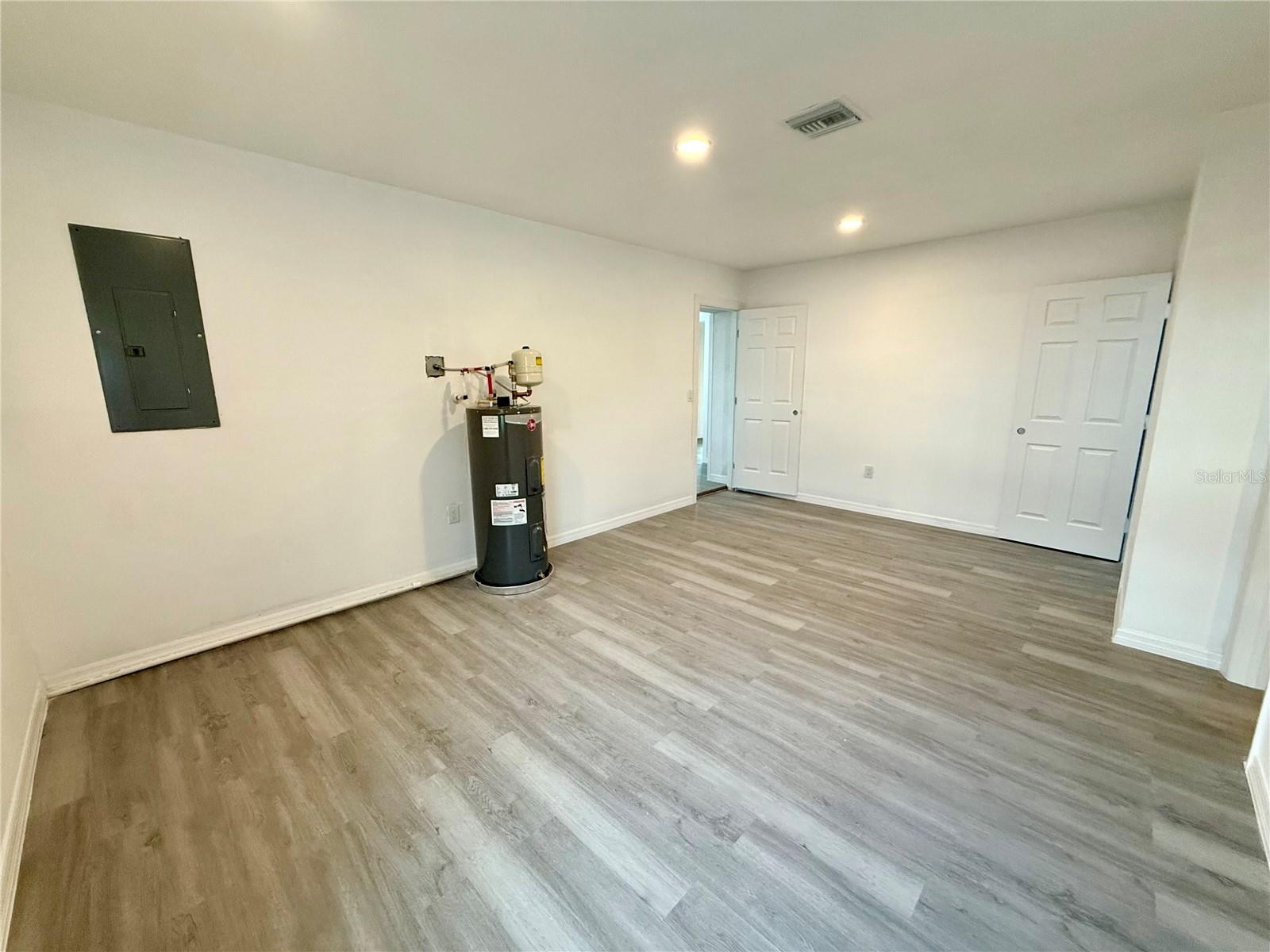 Image 16 of 30 For 701 Alfred Drive